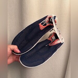 Adult Speedo Water Shoes Sz 5-6